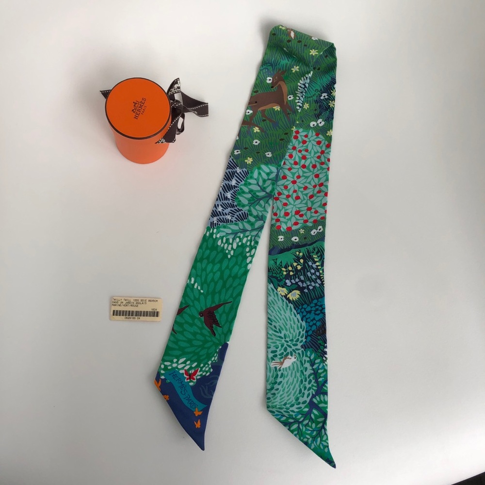 BRAND NEW Hermes twilly “Dans un Jardin Anglais”